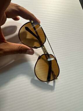 Burberry aviators glasses
